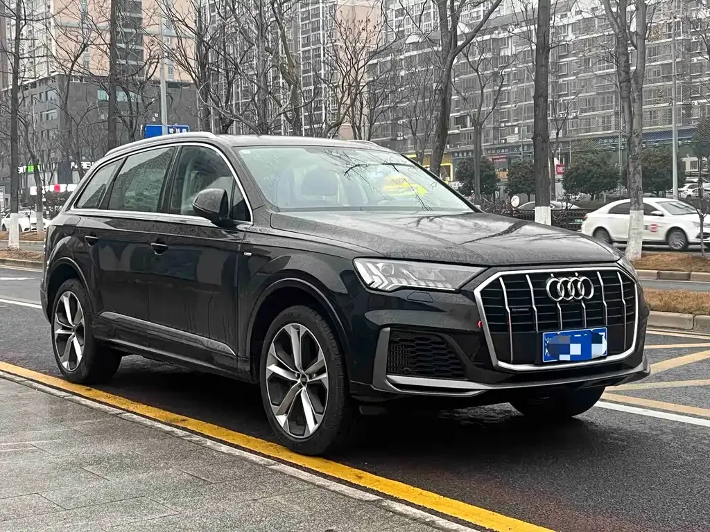 Audi Q7 2023 из CN, фото 5