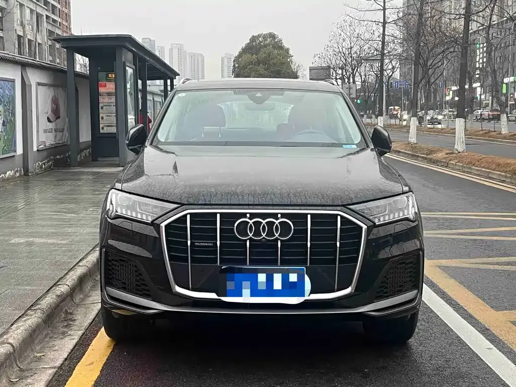 Audi Q7 2023 из CN, фото 3