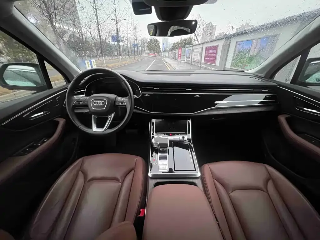 Audi Q7 2023 из CN, фото 9