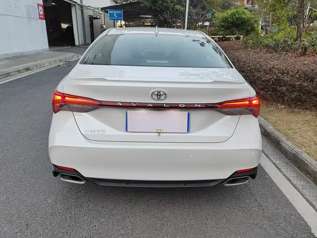 Toyota Avalon 2022 из CN, фото 7
