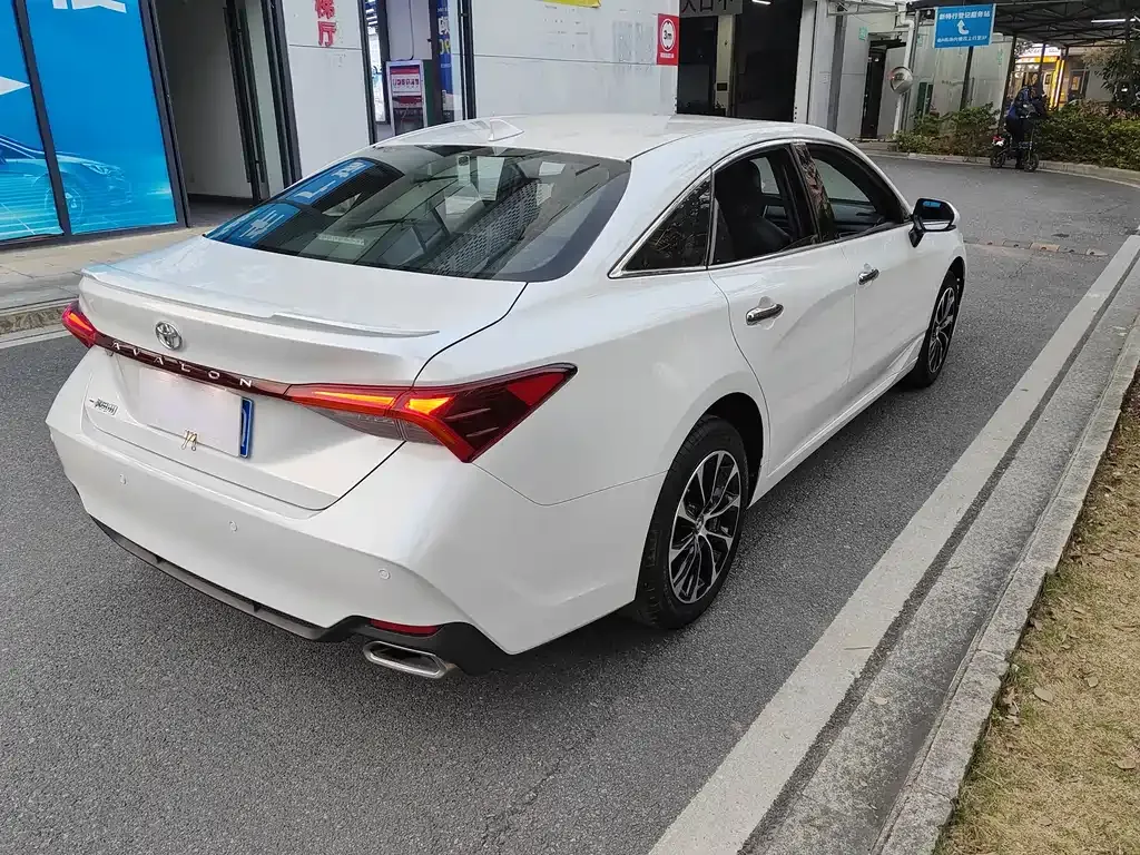 Toyota Avalon 2022 из CN, фото 10