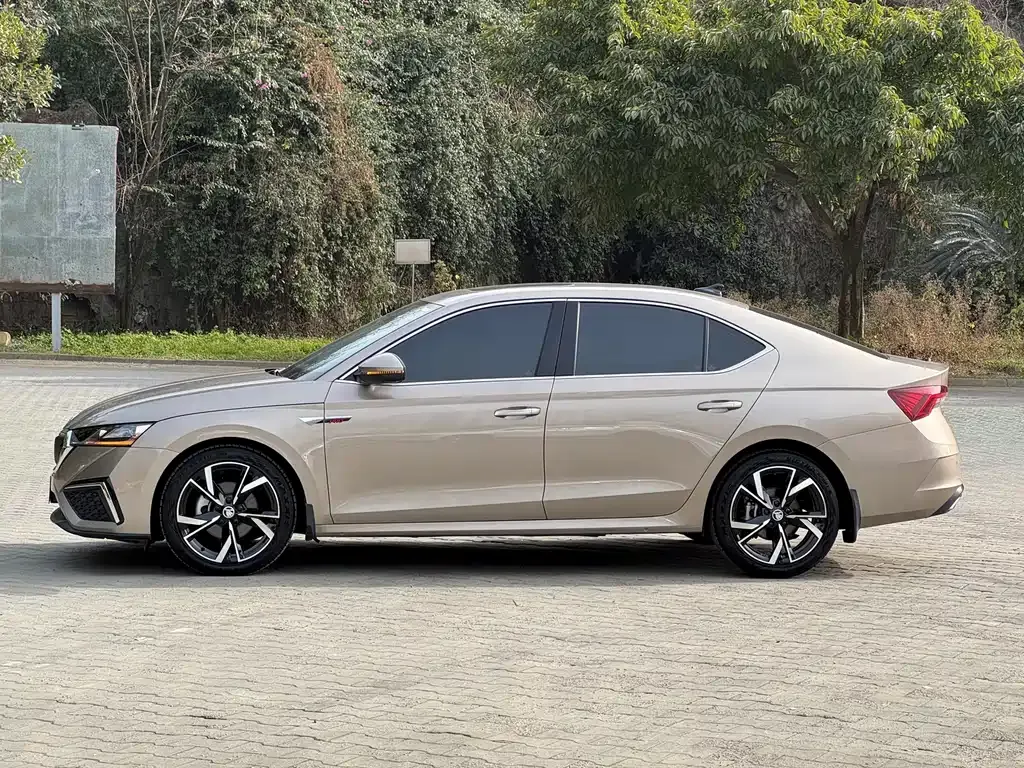 Skoda Octavia — фото 8