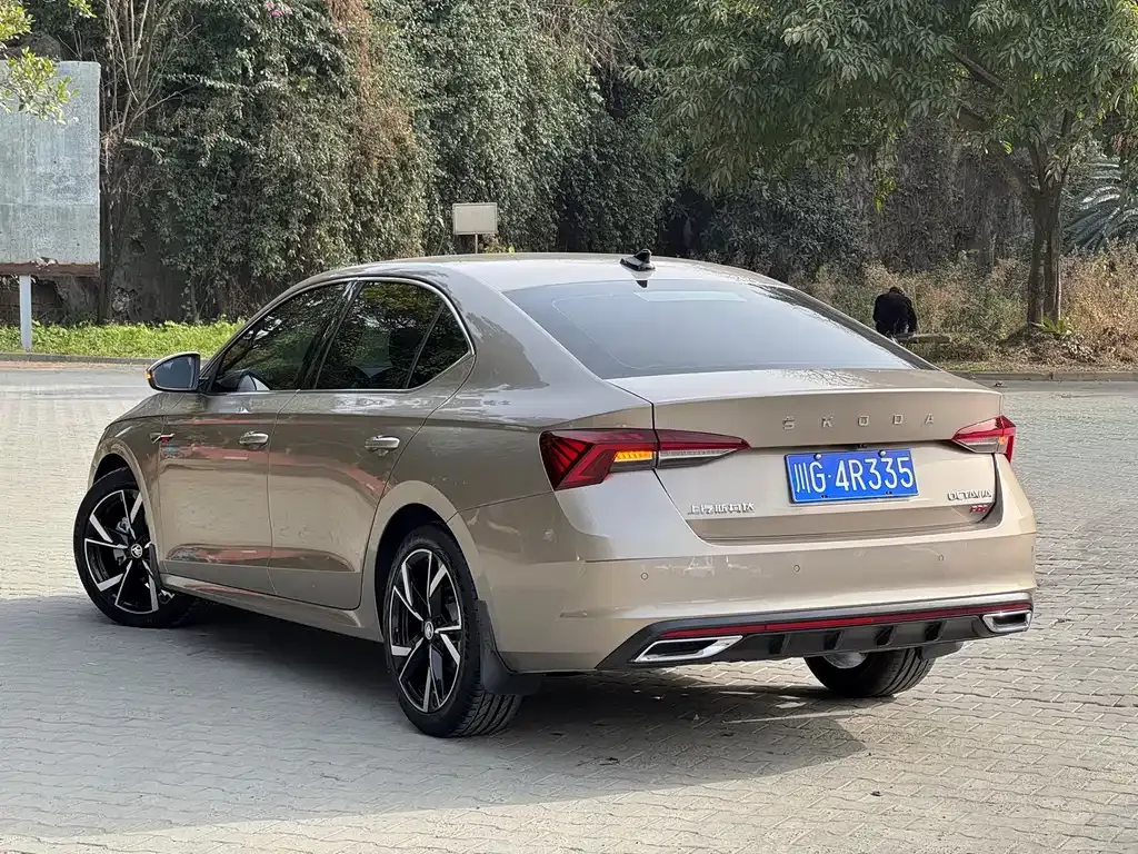 Skoda Octavia — фото 4