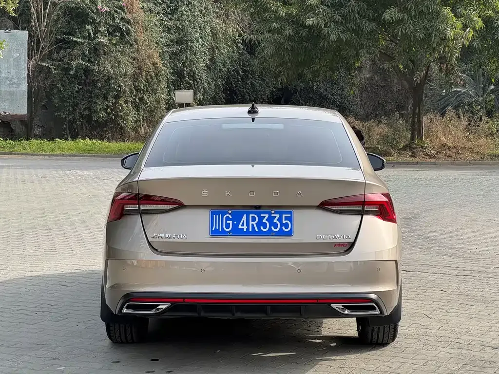 Skoda Octavia — фото 5
