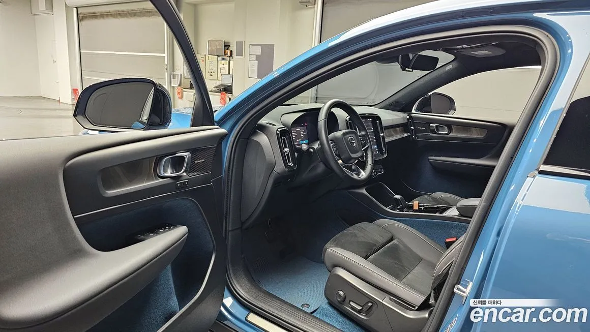 Volvo C40 2024 из KR, фото 6