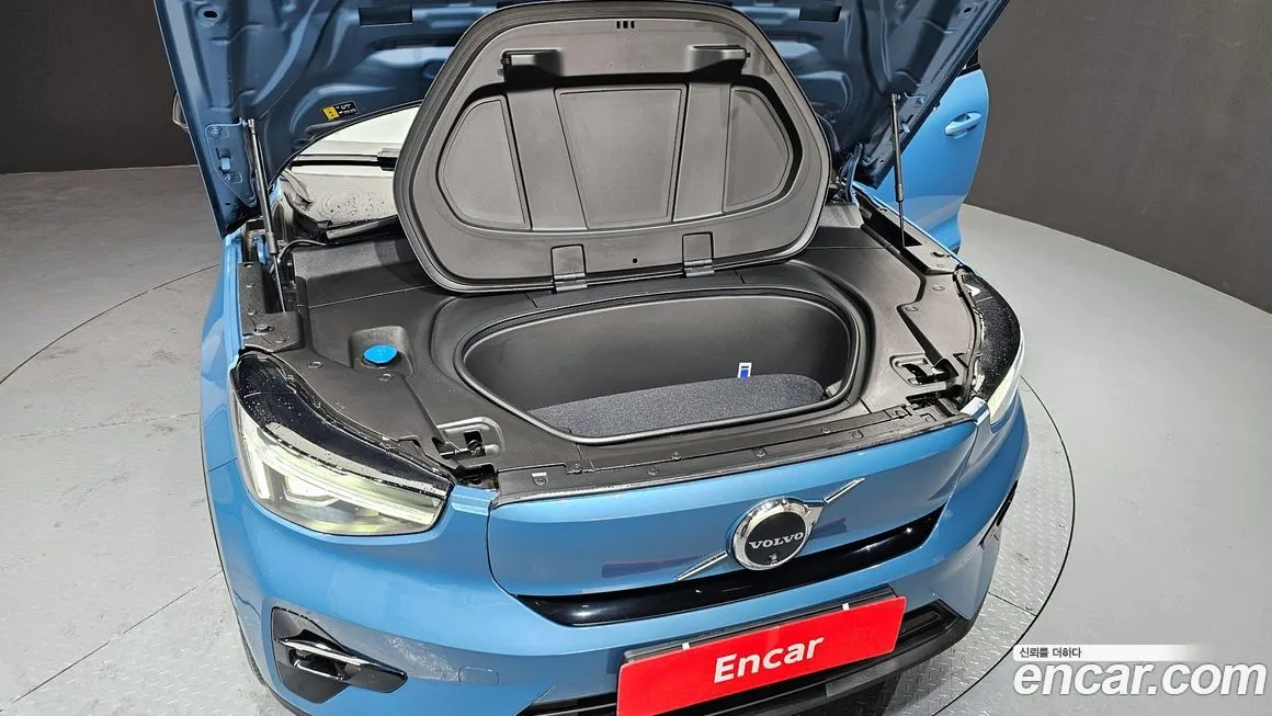 Volvo C40 2024 из KR, фото 2