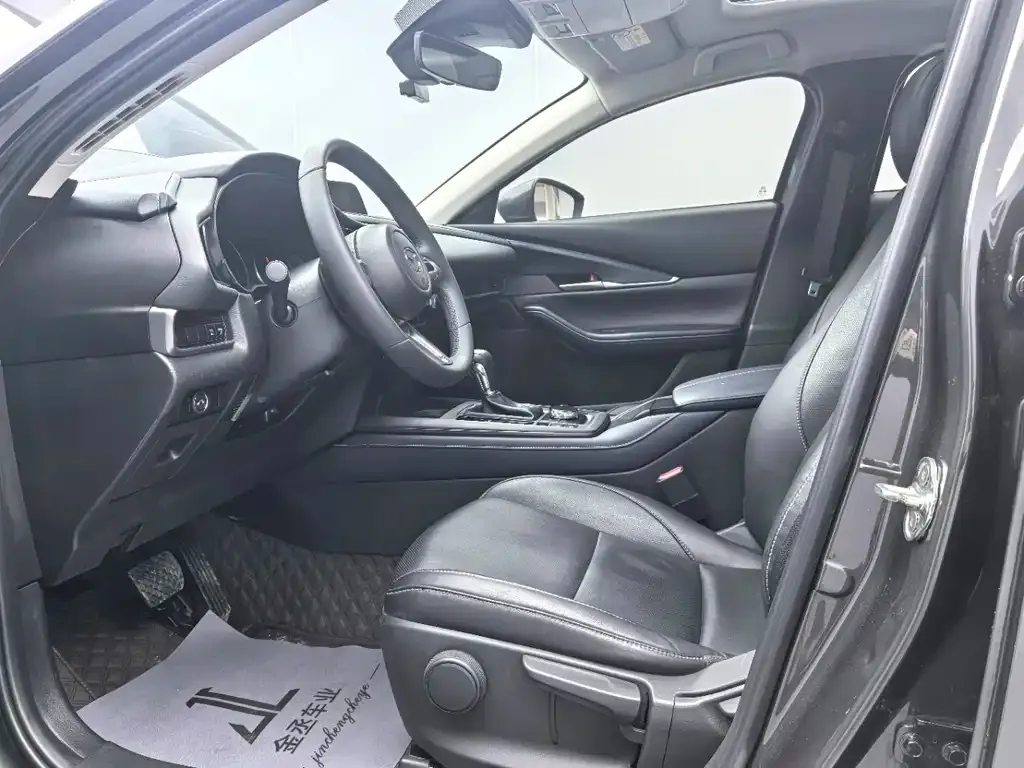Mazda CX-30 2022 из CN, фото 8