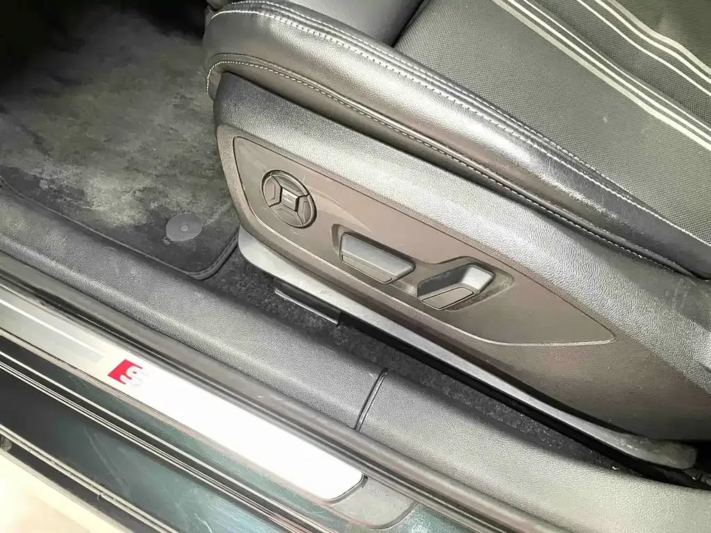 Audi A3 2023 из CN, фото 10