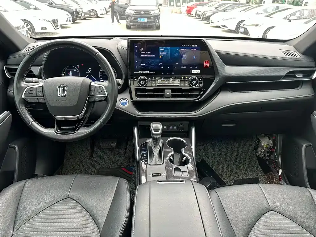 Toyota Crown Kluger 2022 из CN, фото 4