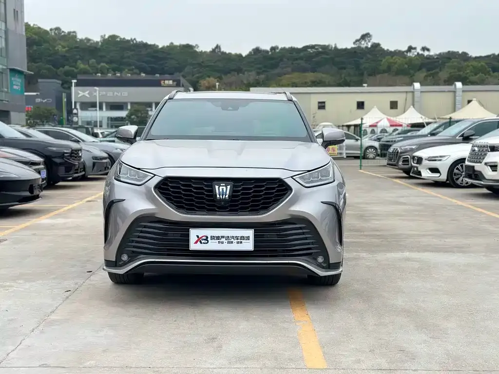 Toyota Crown Kluger 2022 из CN, фото 7
