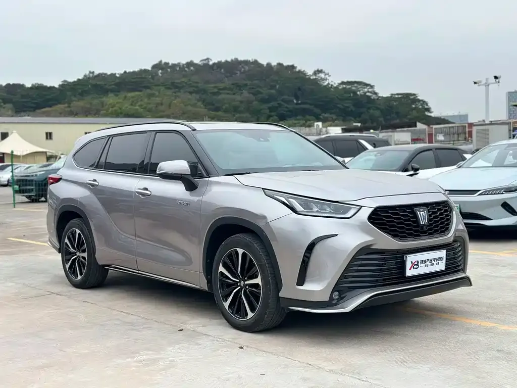 Toyota Crown Kluger 2022 из CN, фото 5