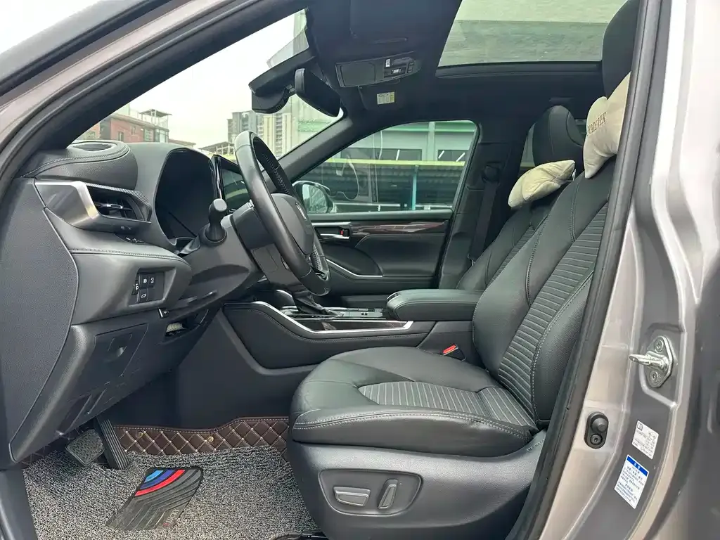 Toyota Crown Kluger 2022 из CN, фото 9
