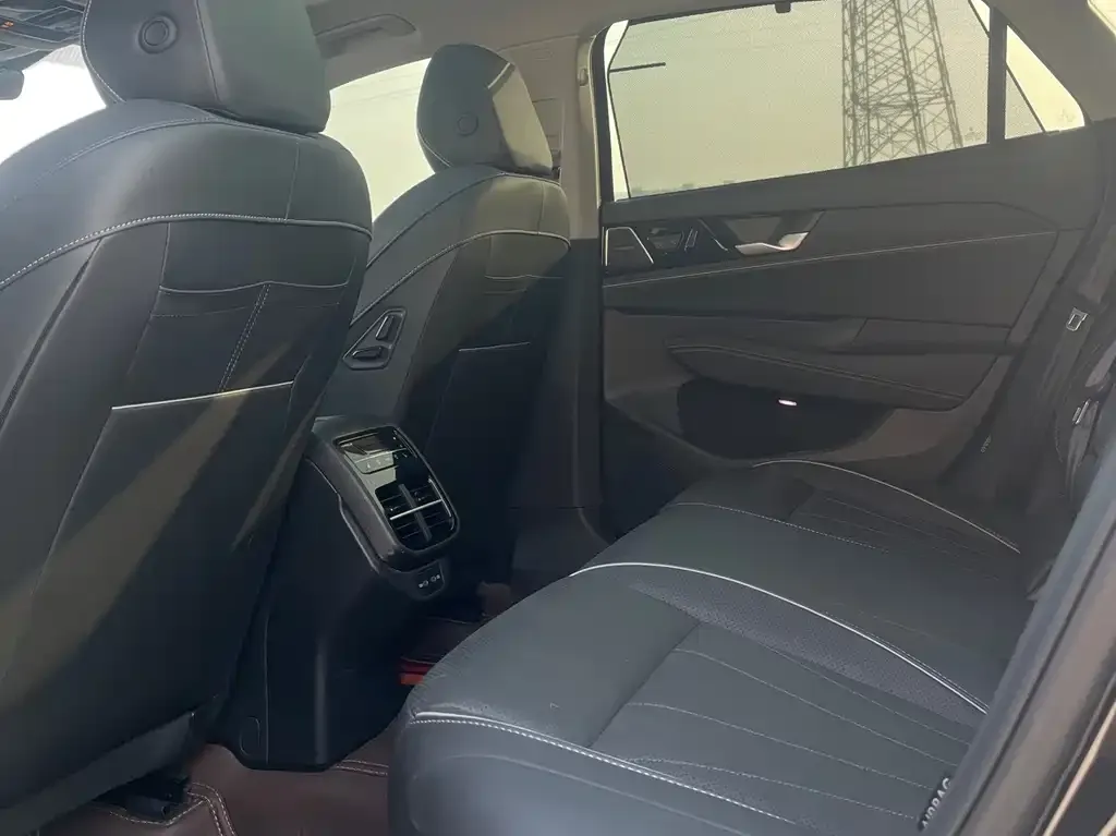 Volkswagen Passat 2025 из CN, фото 3