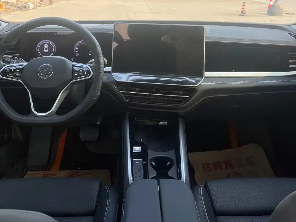 Volkswagen Passat 2025 из CN, фото 2