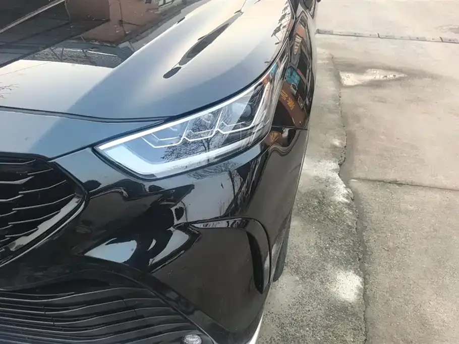 Toyota Crown Kluger 2023 из CN, фото 4