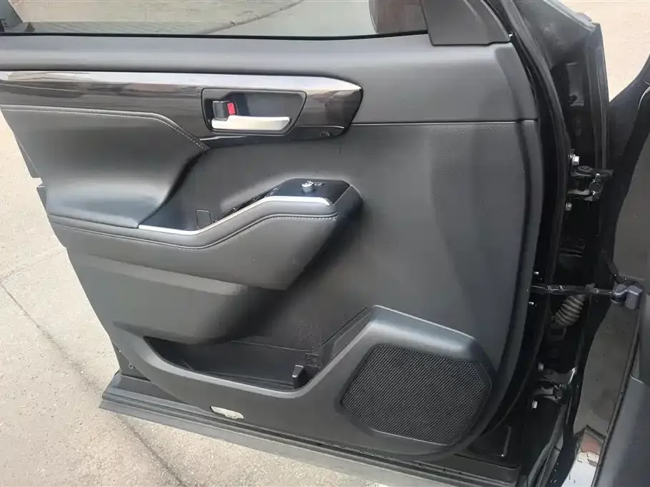 Toyota Crown Kluger 2023 из CN, фото 7