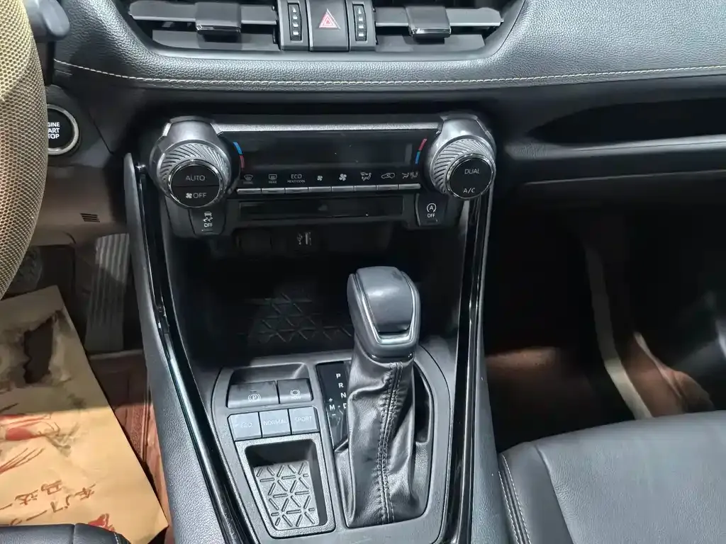 Toyota Wildlander 2024 из CN, фото 6
