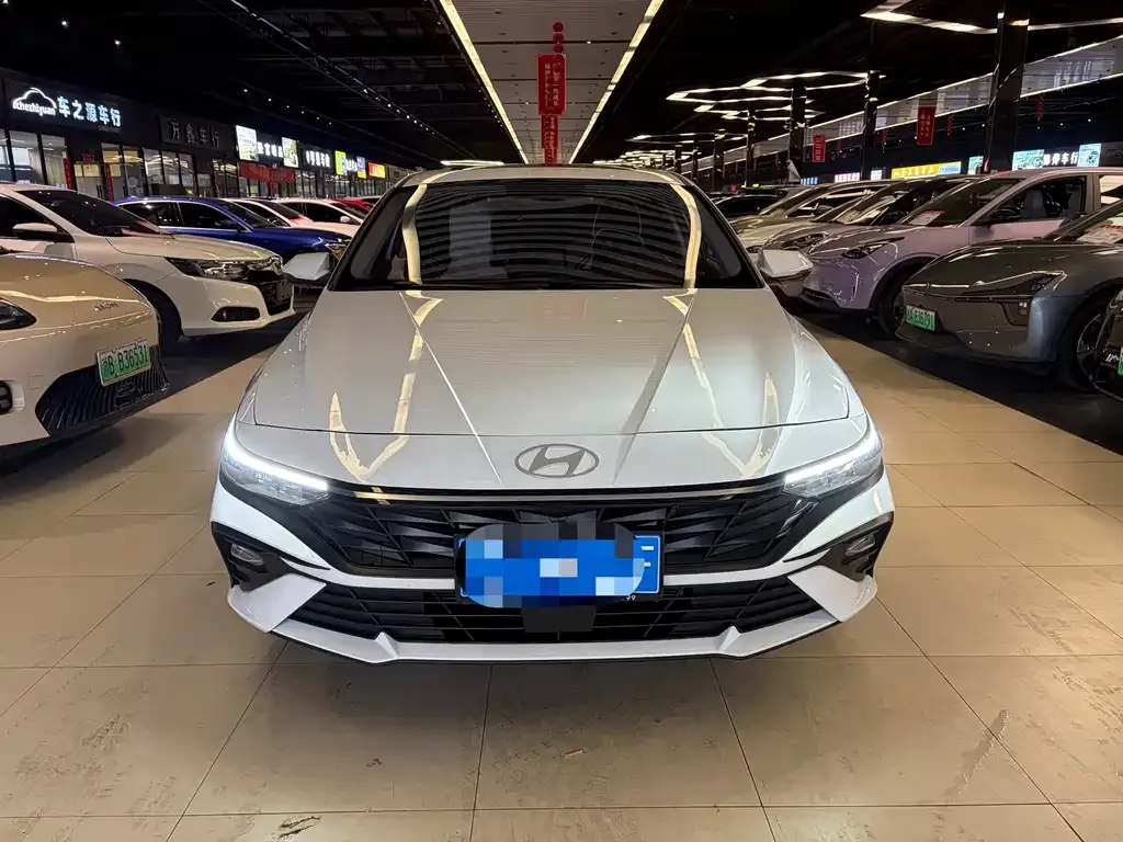 Hyundai Elantra 2025 из CN, фото 1