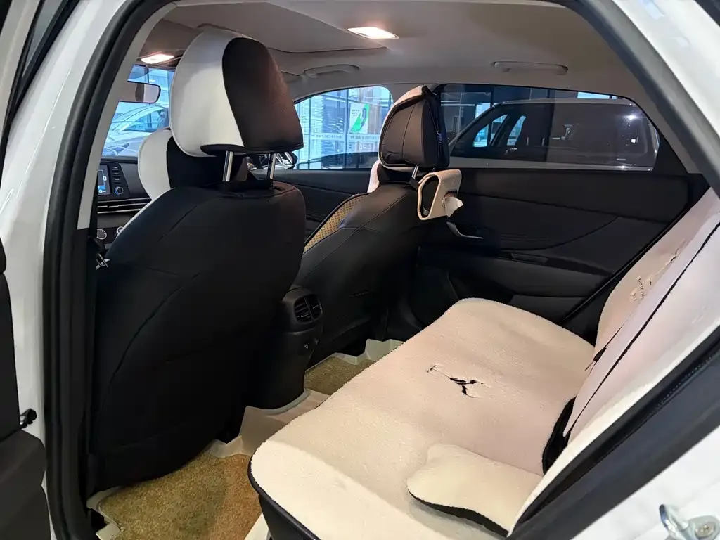 Hyundai Elantra 2025 из CN, фото 4