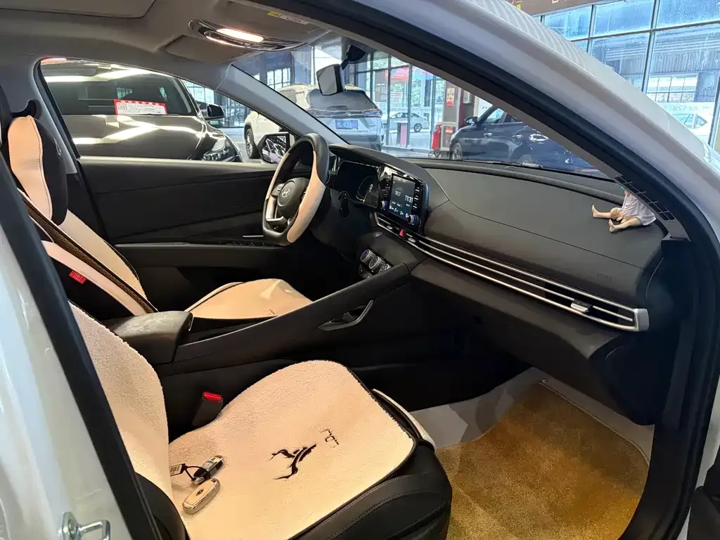 Hyundai Elantra 2025 из CN, фото 8
