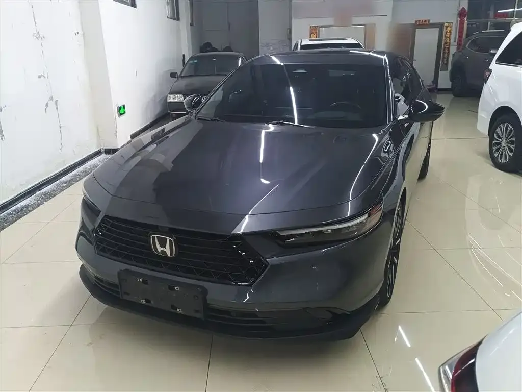 Honda Accord — фото 1