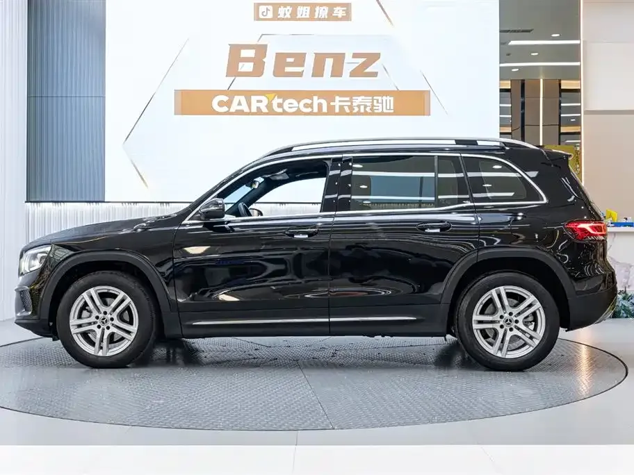 Mercedes-Benz GLB — фото 10