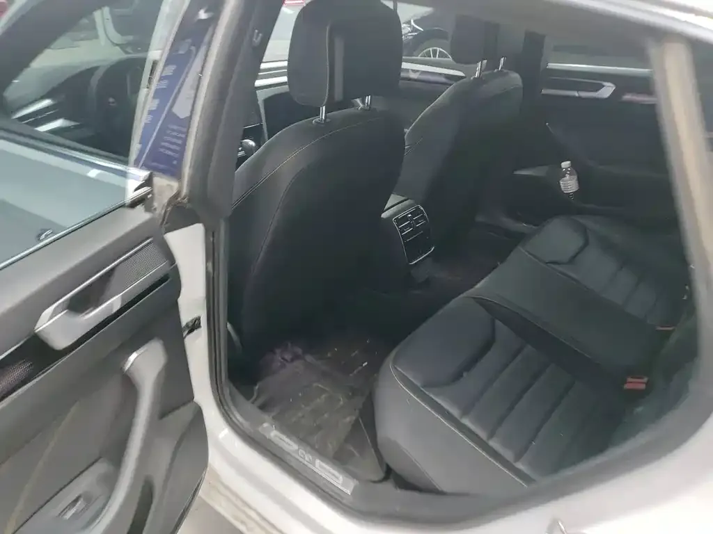 Volkswagen CC 2024 из CN, фото 6