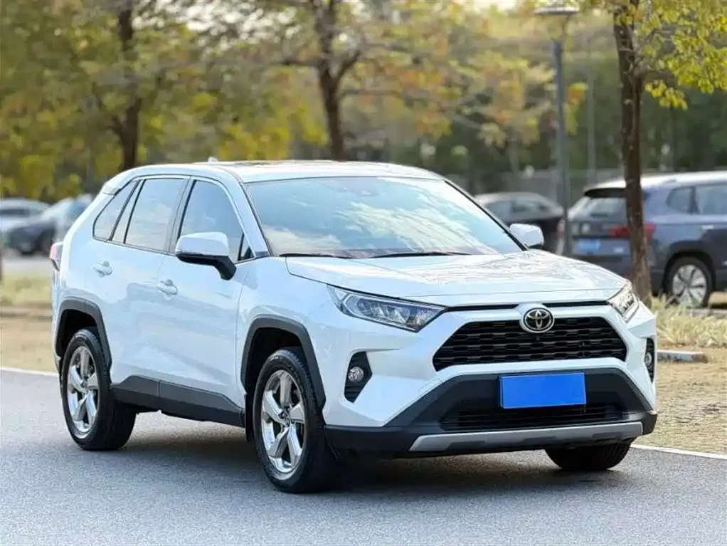 Toyota RAV4 2023 из CN, фото 8