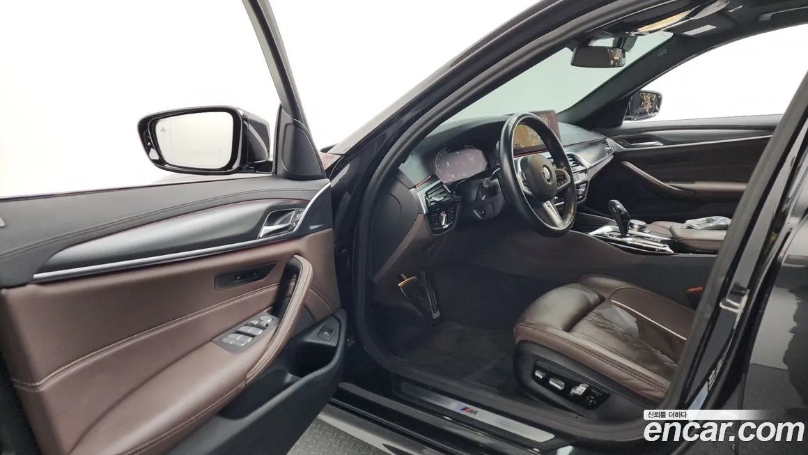 BMW 5-Series 2023 из KR, фото 10