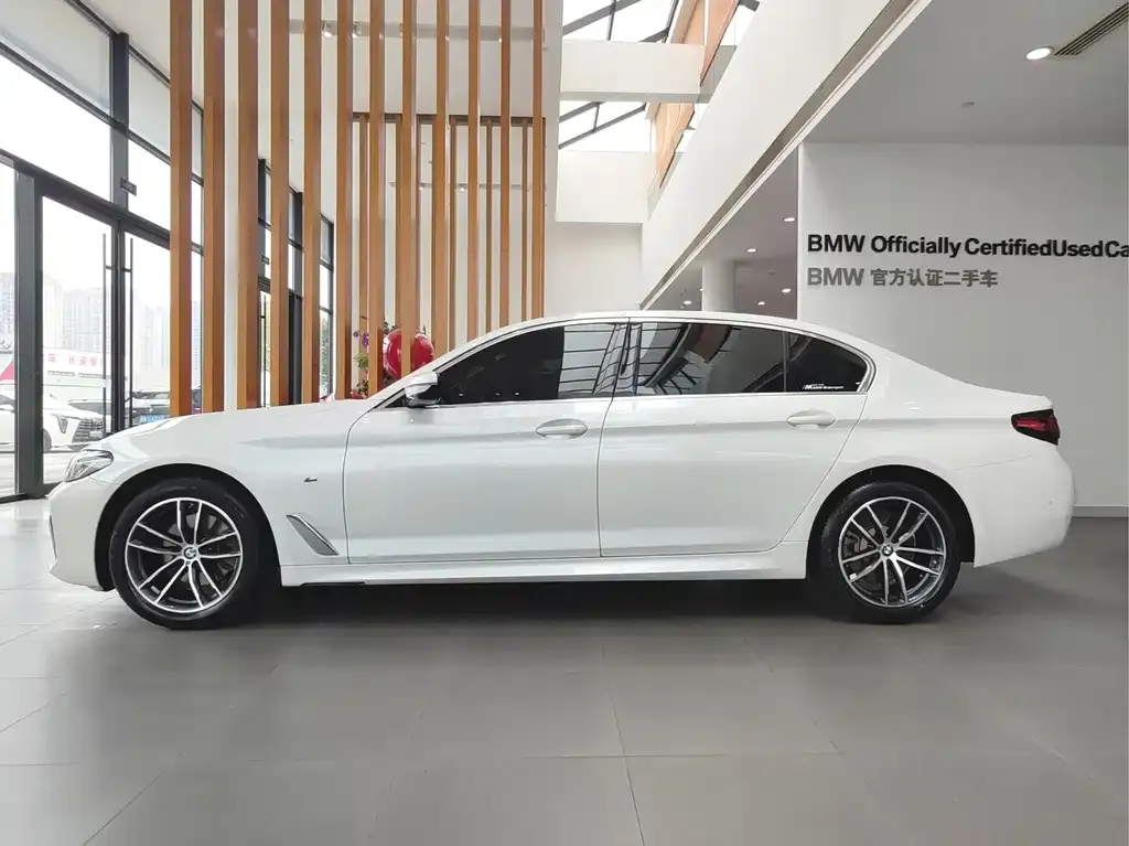 BMW 5 Series — фото 2