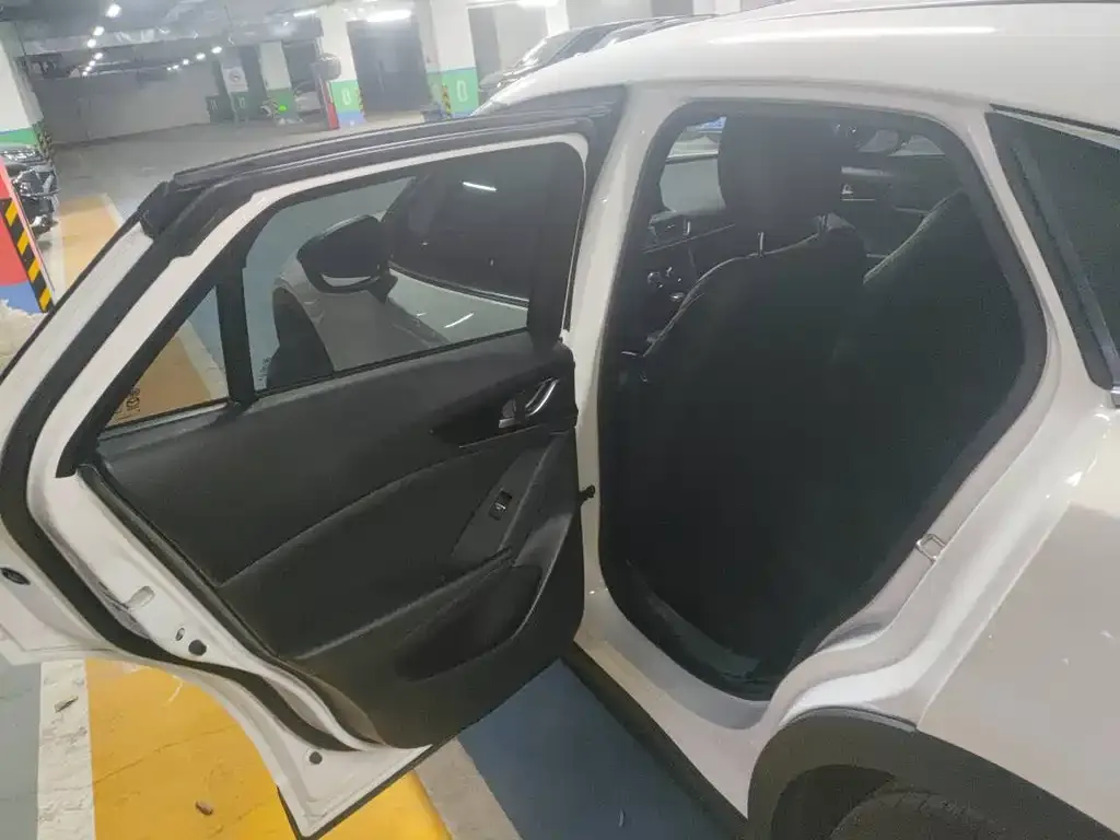 Mazda CX-4 2023 из CN, фото 7