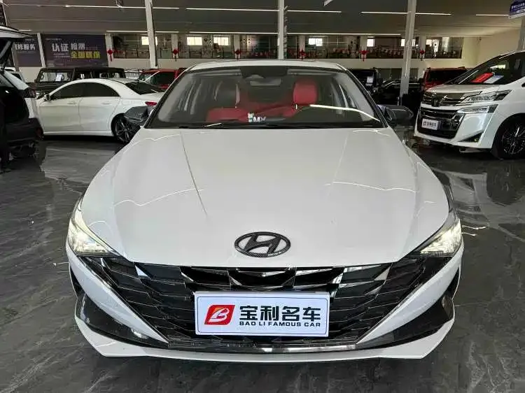 Hyundai Elantra — фото 5