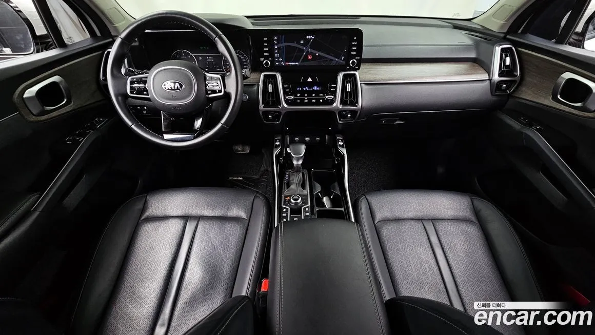 Kia Sorento — фото 8