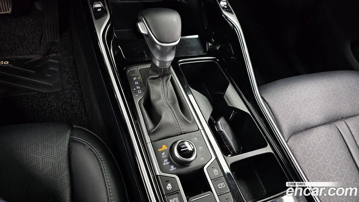 Kia Sorento — фото 7
