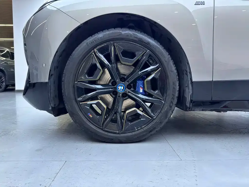 BMW iX M60 2025 из CN, фото 4