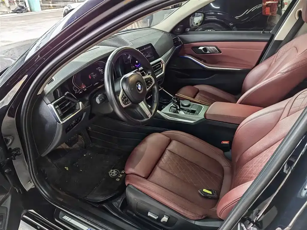 BMW 3 Series 2022 из CN, фото 6
