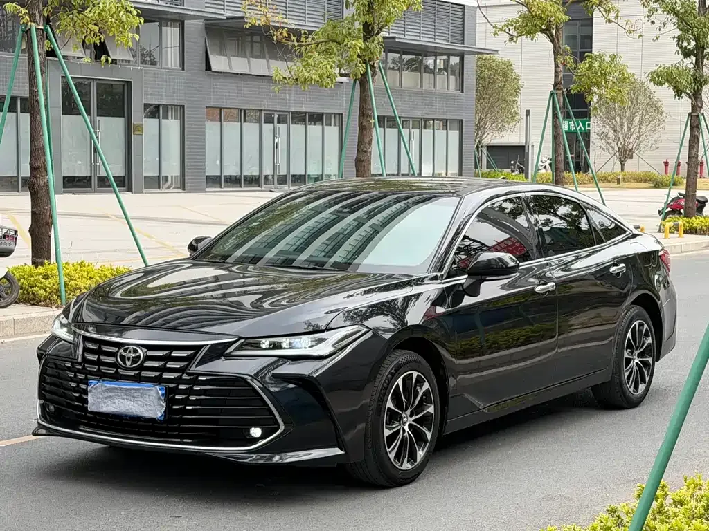 Toyota Avalon 2023 из CN, фото 1