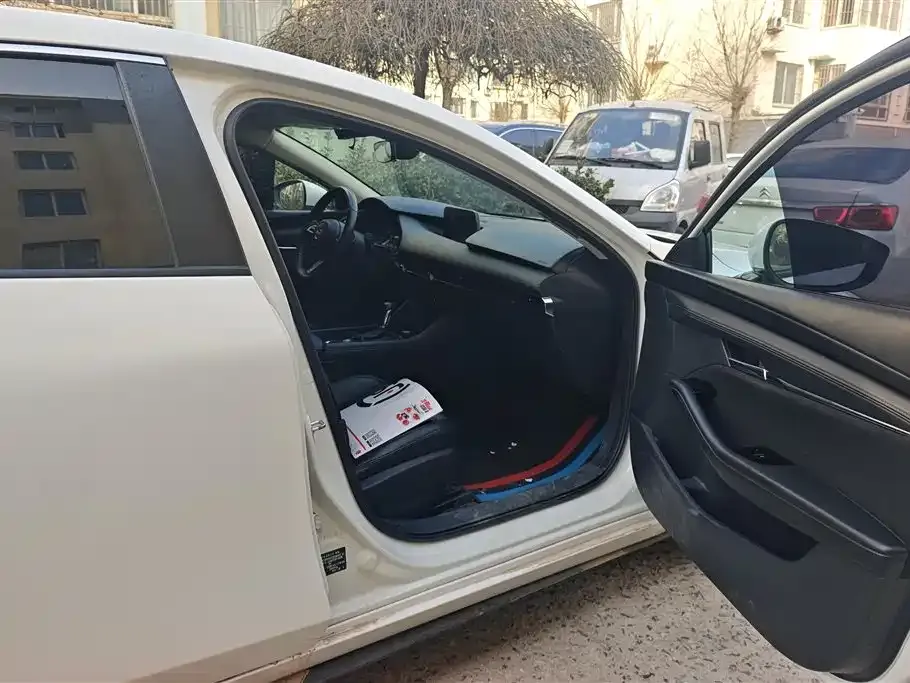 Mazda 3 Axela 2022 из CN, фото 3