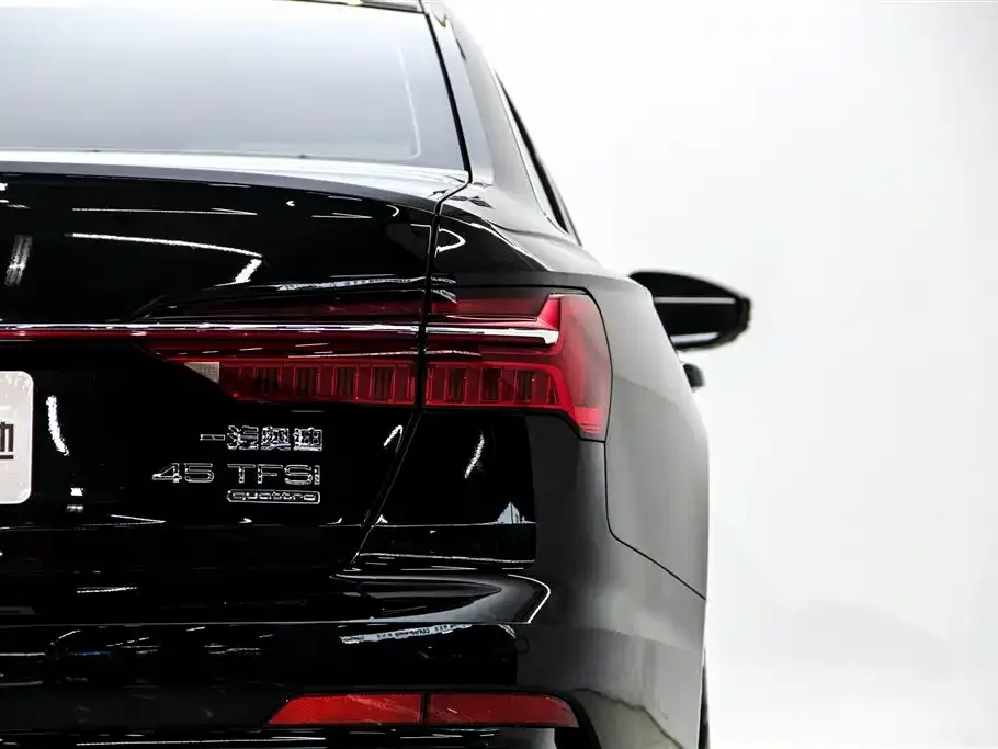 Audi A6L — фото 2
