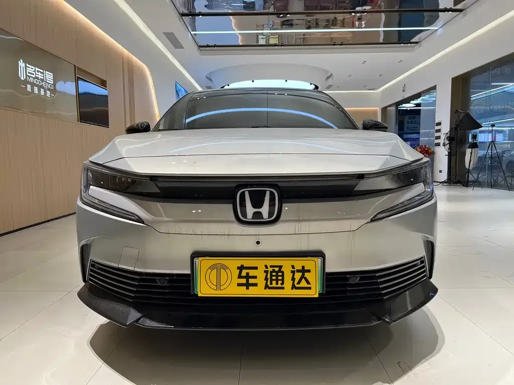 Honda e:NP2