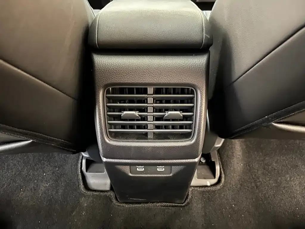 Honda e:NP2 2024 из CN, фото 4