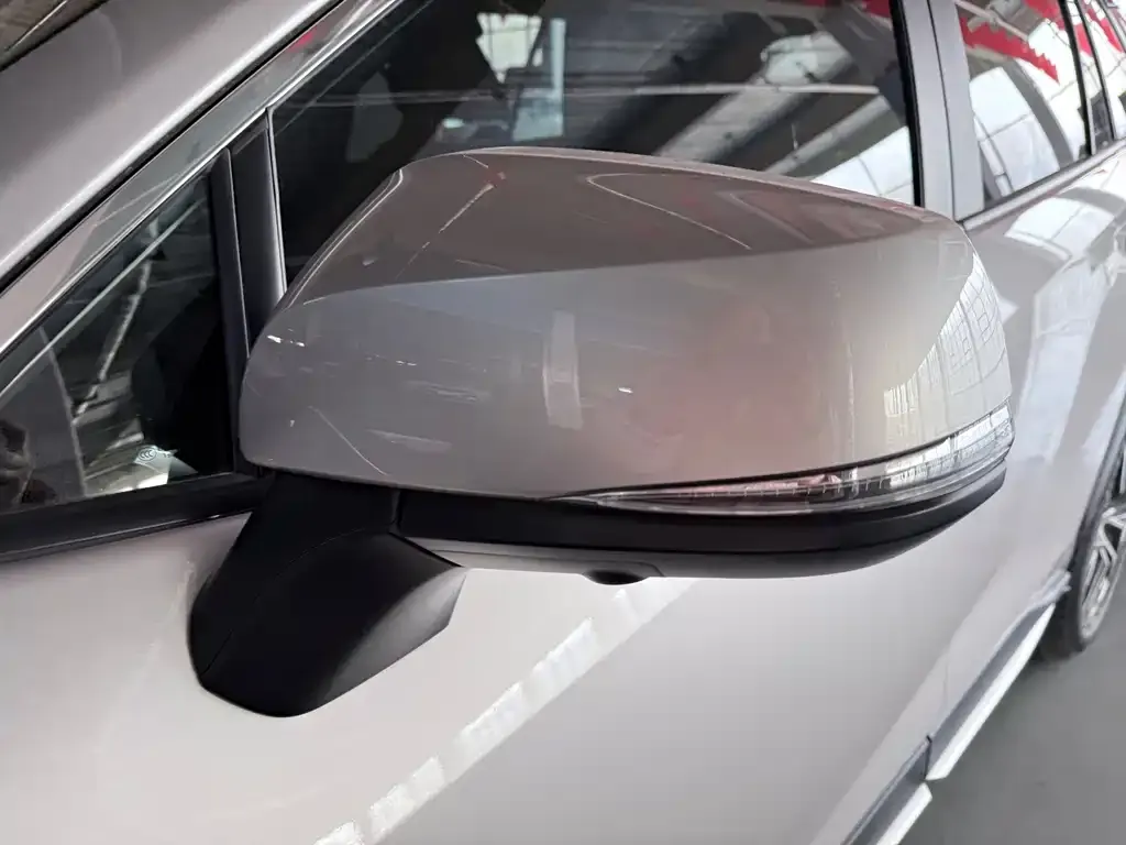 Toyota Wildlander 2024 из CN, фото 4