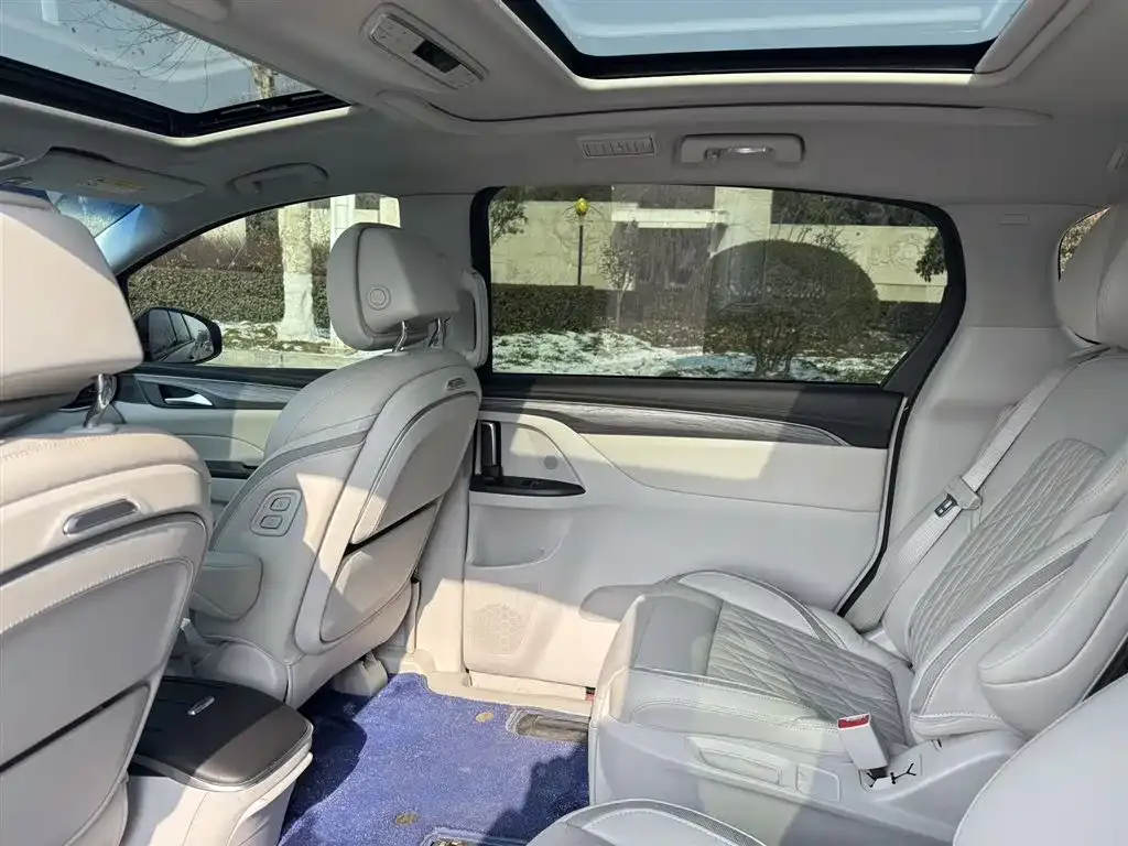 Buick GL8 2023 из CN, фото 4