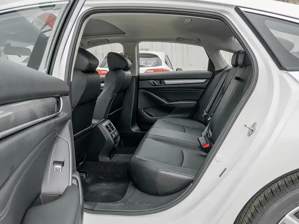 Honda Accord 2023 из CN, фото 3