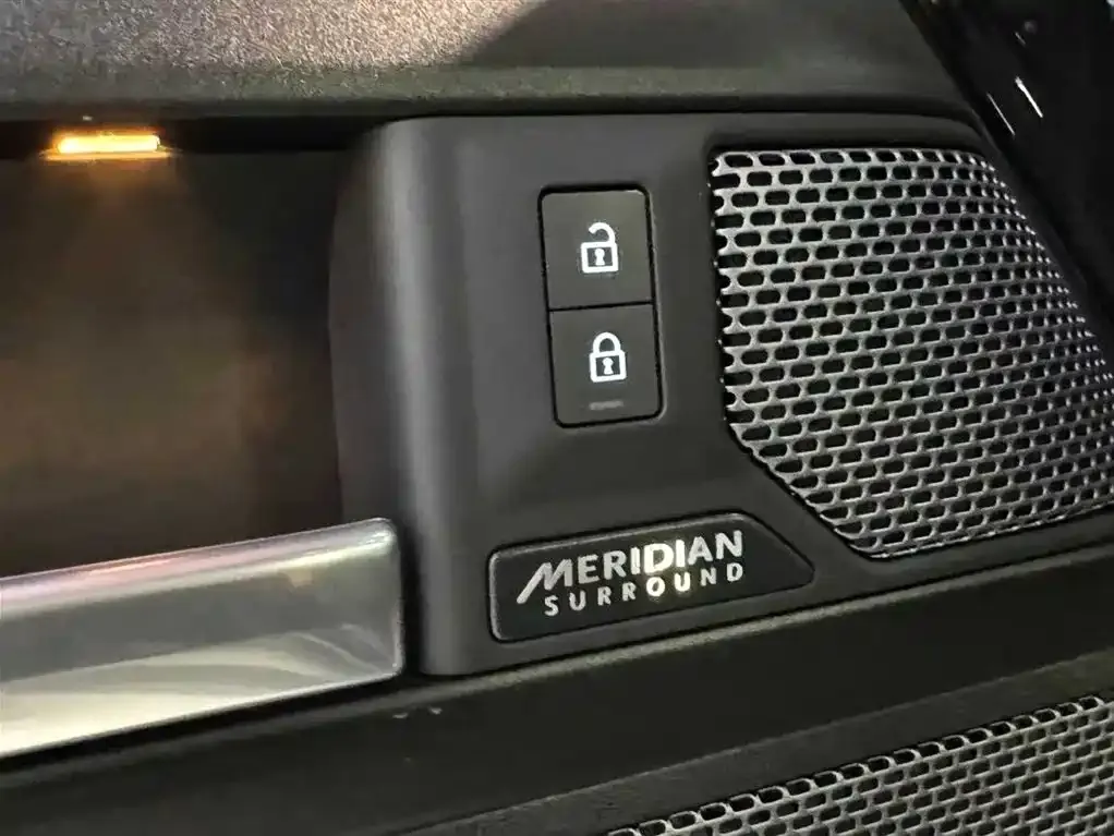 Land Rover Defender 2023 из CN, фото 5