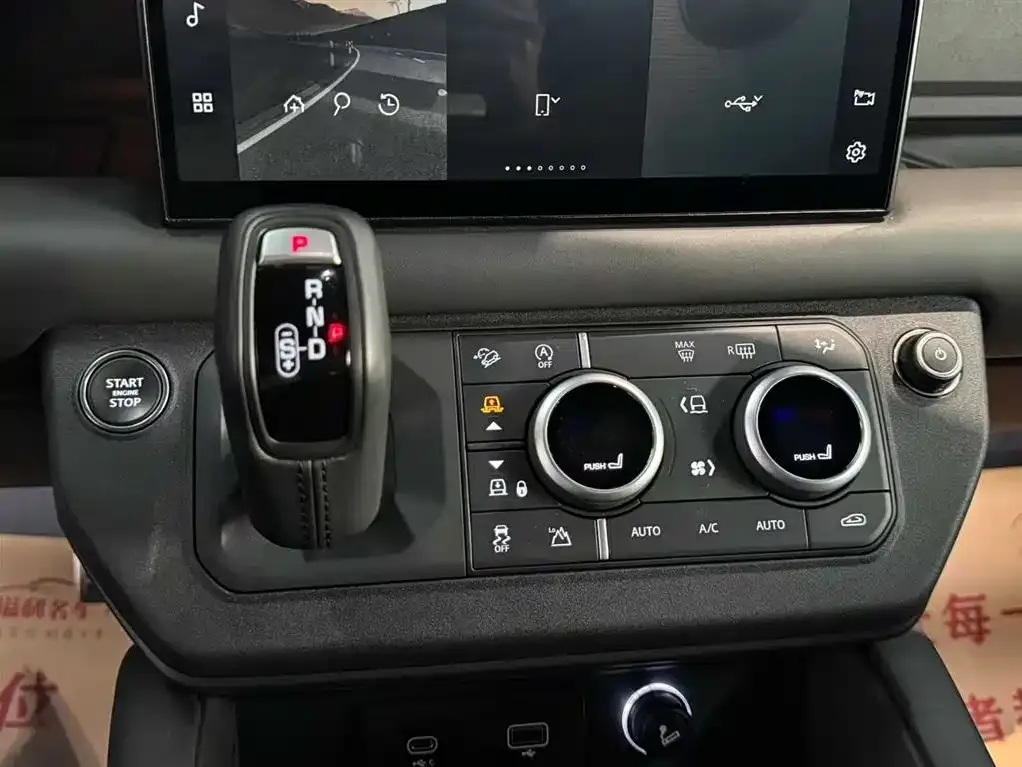 Land Rover Defender 2023 из CN, фото 4