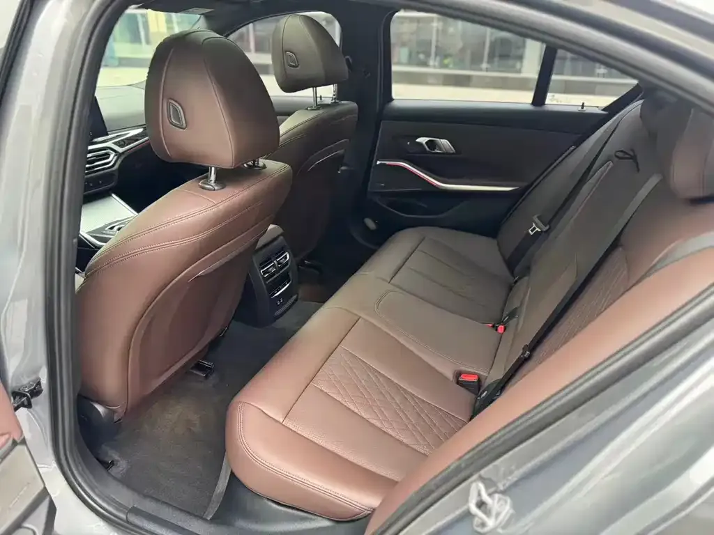 BMW 3 Series 2022 из CN, фото 9