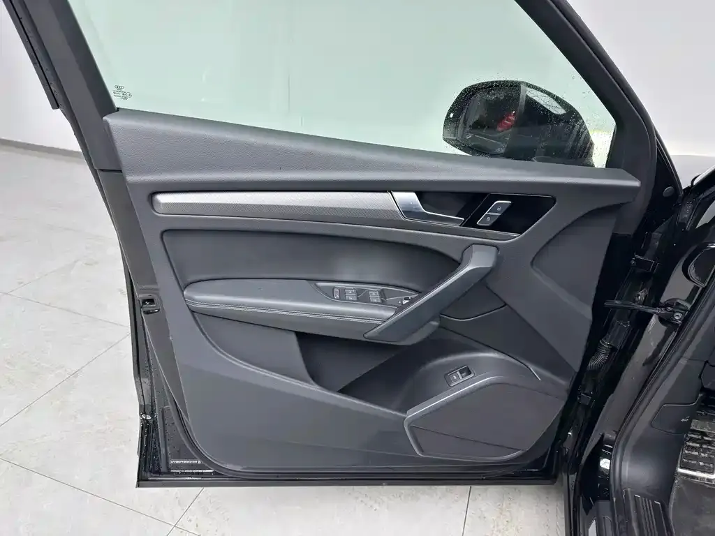 Audi Q5L 2025 из CN, фото 6