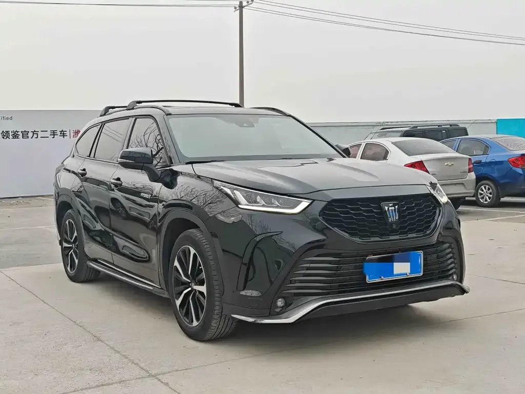 Toyota Crown Kluger 2023 из CN, фото 9