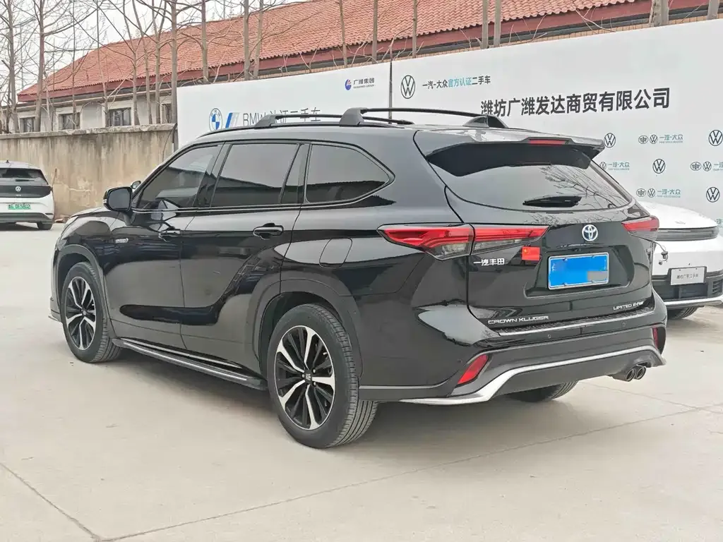 Toyota Crown Kluger 2023 из CN, фото 5